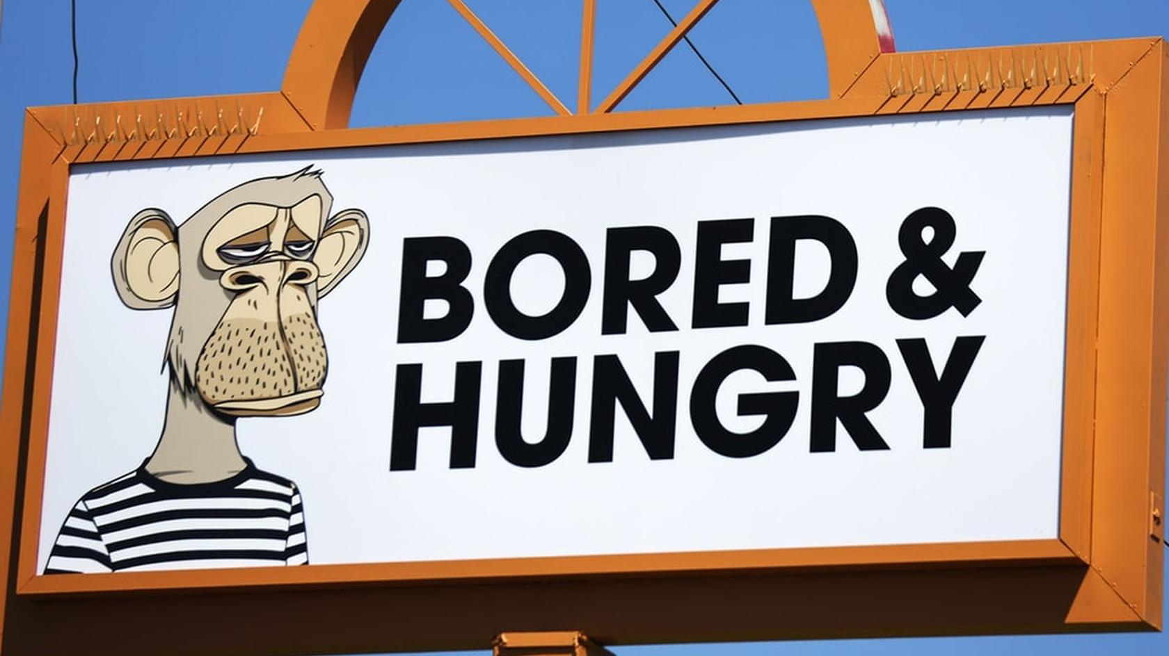 Вывеска фастфуд-ресторана Bored & Hungry, источник: Hypebeast